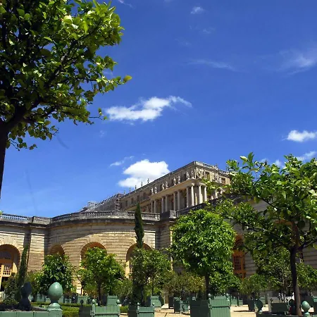 Le Petit Neptune Apartment